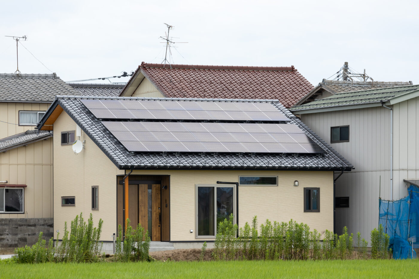 太陽光パネルのある住宅